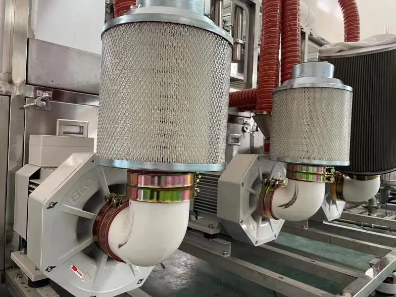 塑膠件清洗高效吹干，一臺(tái)高速鼓風(fēng)機(jī)頂3臺(tái)普通風(fēng)機(jī)。